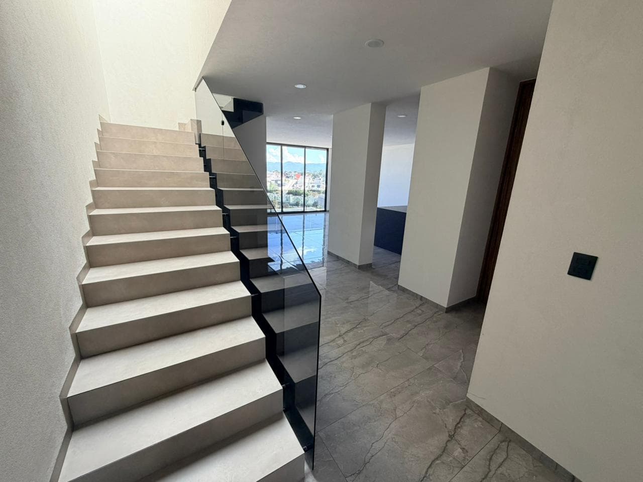 3-Story House in Rio Altozano