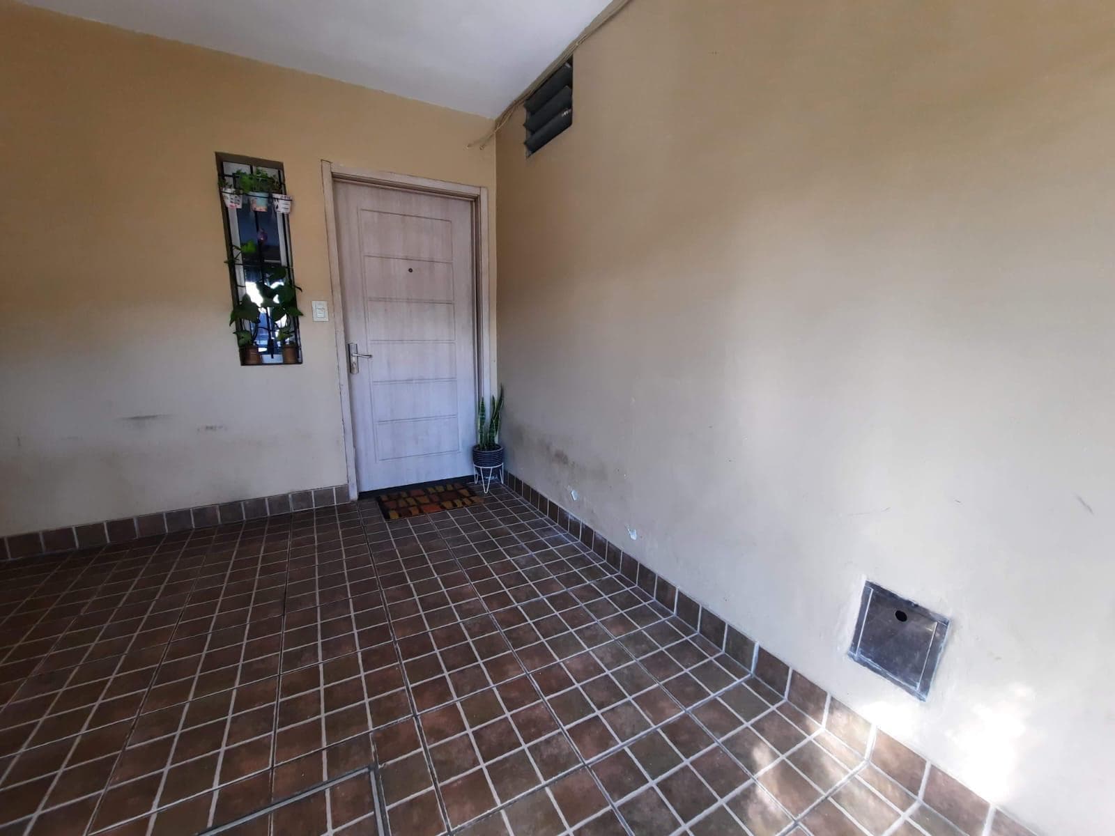 3-room duplex for sale with garage and patio in Villa Ballester/Chilavert—in excellent condition