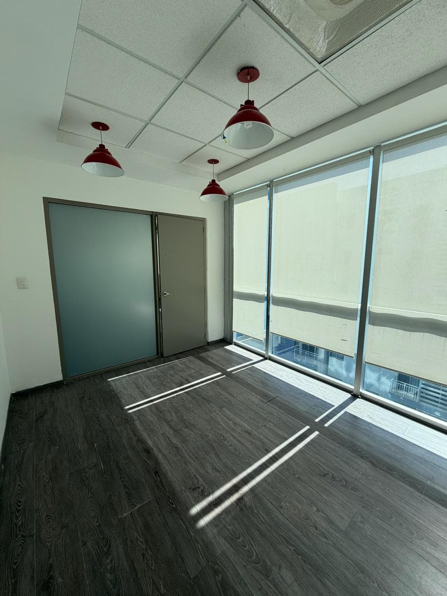 Office at Del Paseo Residencial