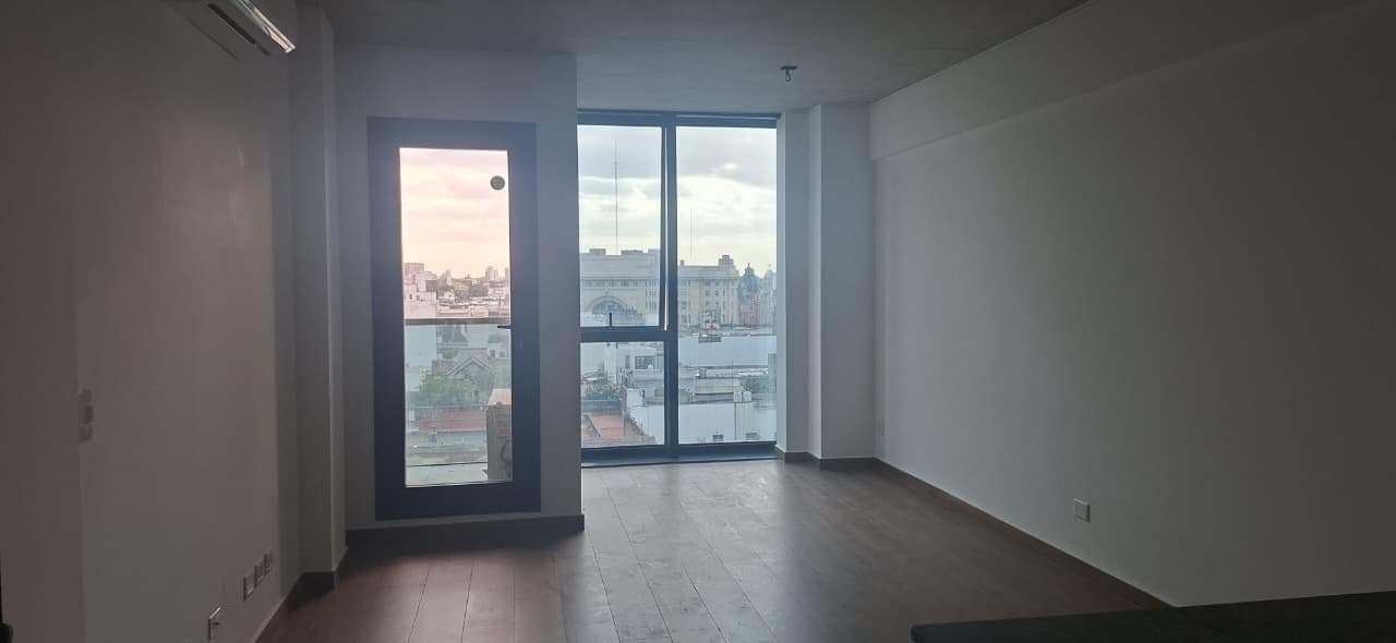 Brand-new apartment on Av. Caseeros in the 700s