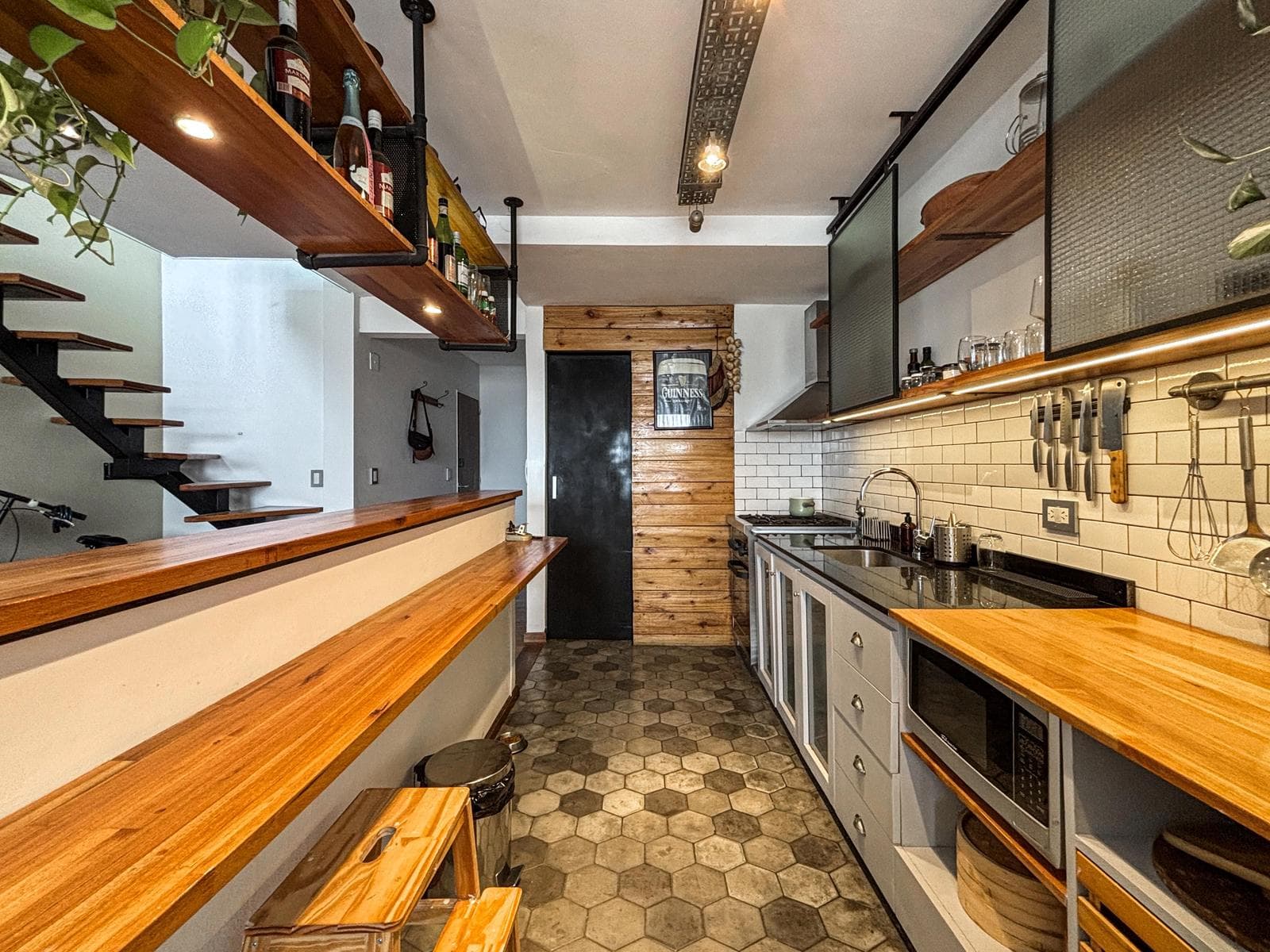 Unique 2-bedroom apartment with a multipurpose room, terrace, and grill