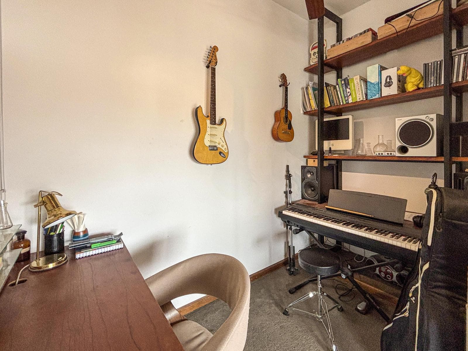 Unique 2-bedroom apartment with a multipurpose room, terrace, and grill