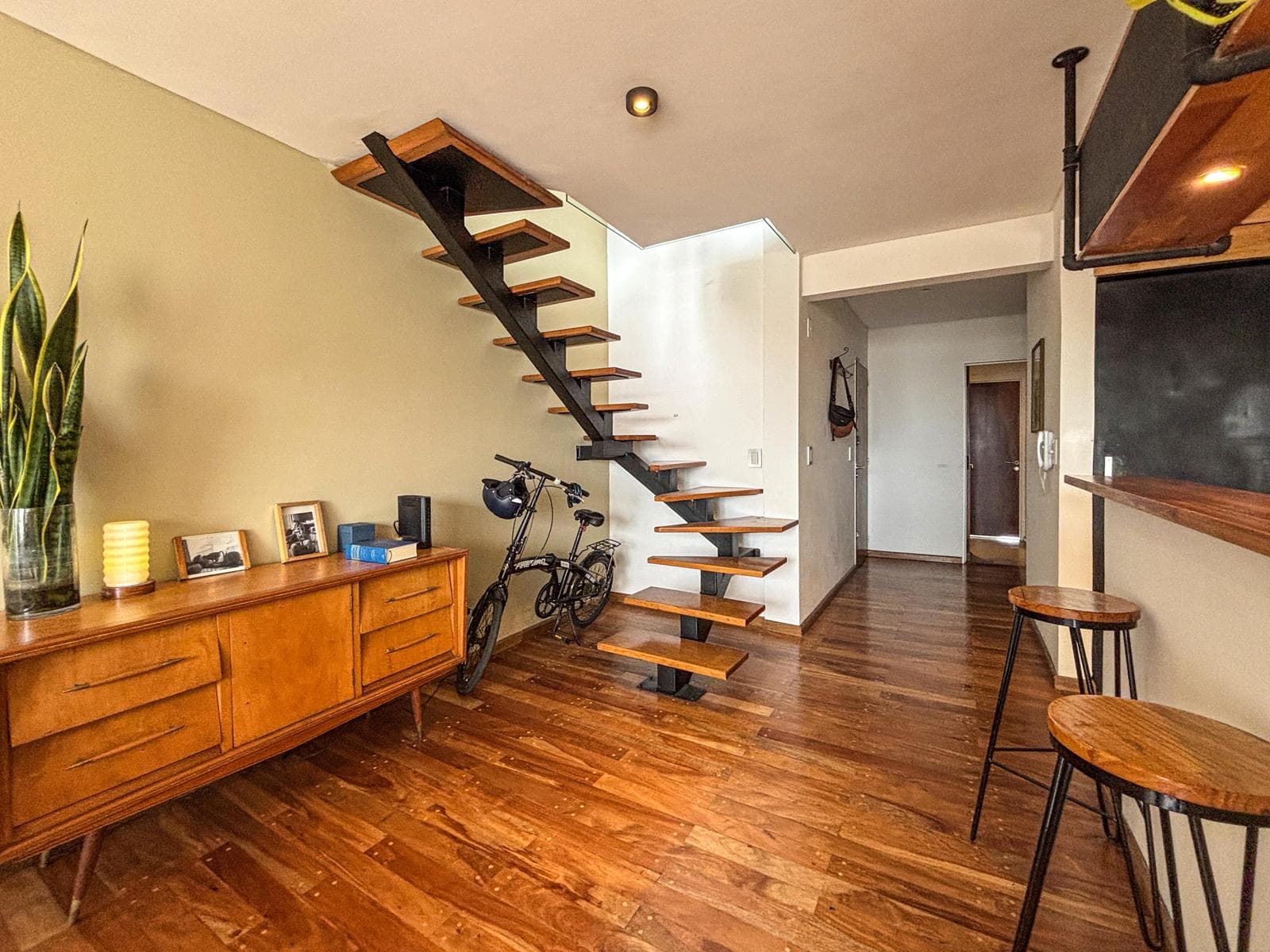 Unique 2-bedroom apartment with a multipurpose room, terrace, and grill