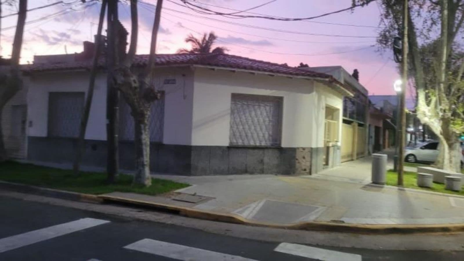 COMMERCIAL PROPERTY IN MARTINEZ