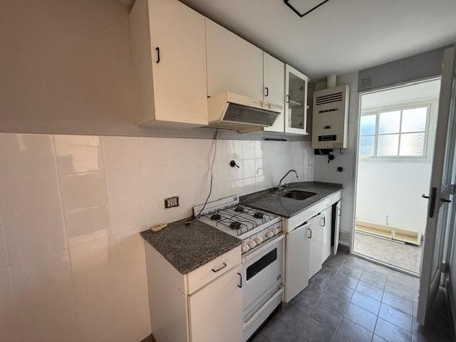 2-bedroom apartment with a garage at the front in San Isidro