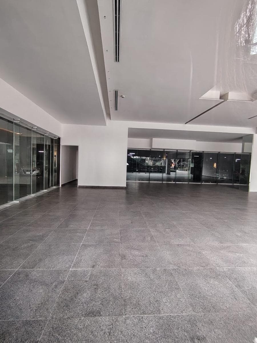 COMMERCIAL SPACE FOR RENT IN CUMBRES