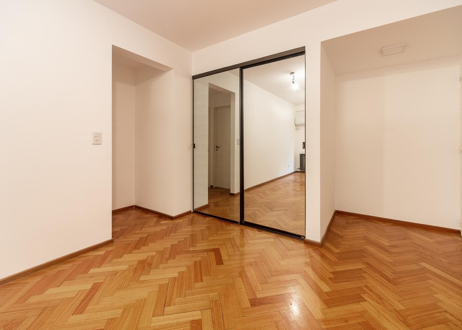 2-Room Apartment for Sale with Balcony and Private Parking Space, Belgrano Nuñez