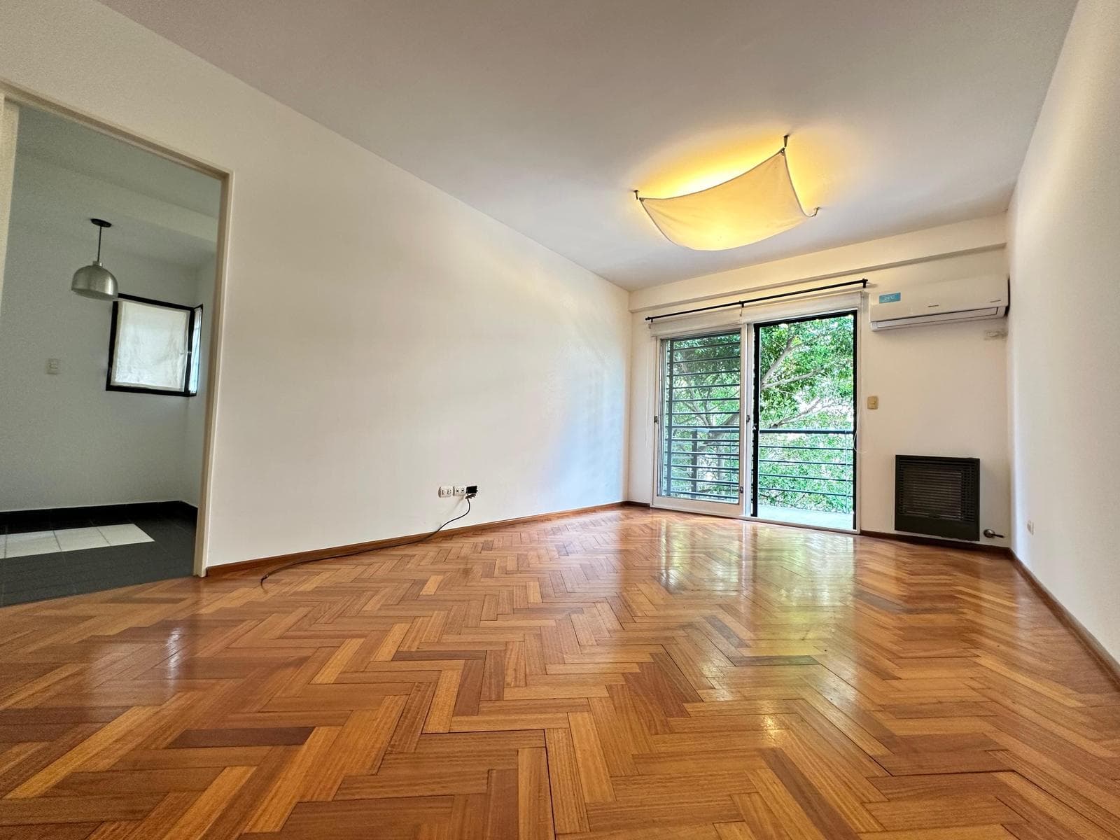 2-Room Apartment for Sale with Balcony and Private Parking Space, Belgrano Nuñez