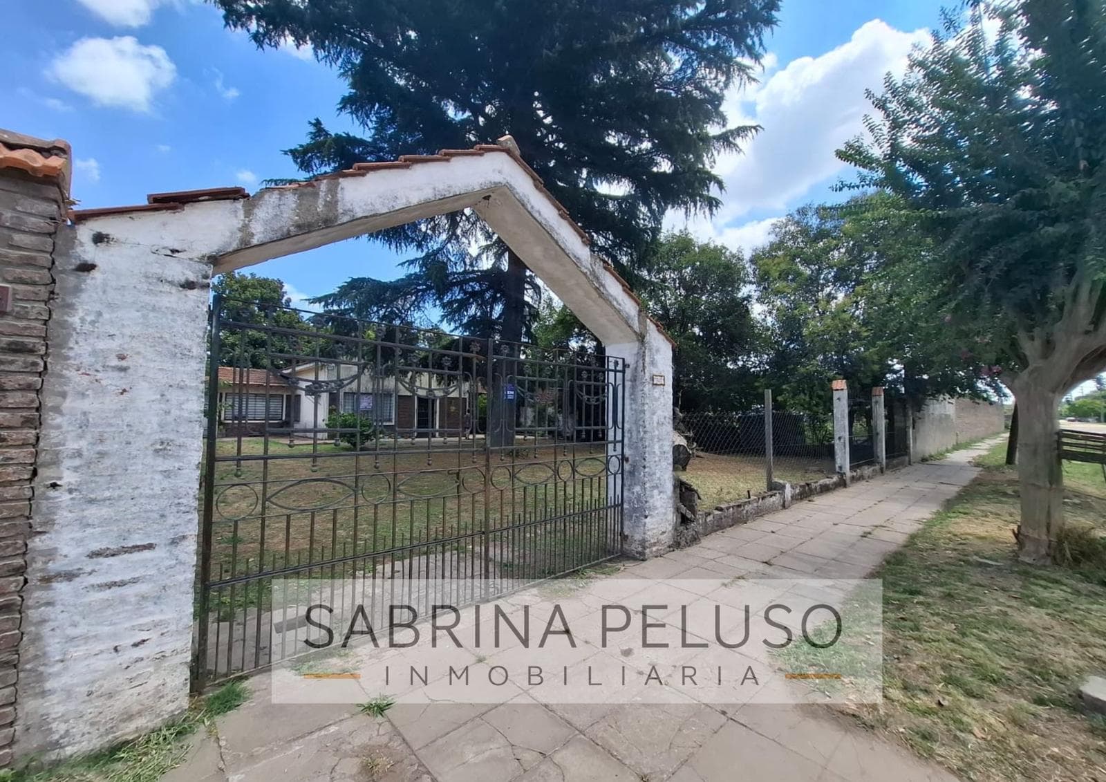 House for Sale in Moreno
