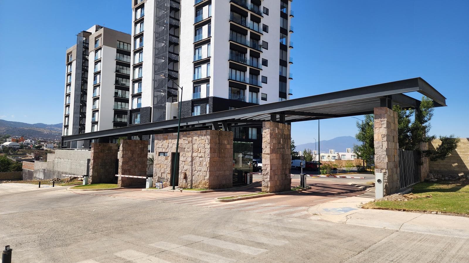Casa en Venta en Fraccionamiento privado con áreas verdes, recámara en planta baja