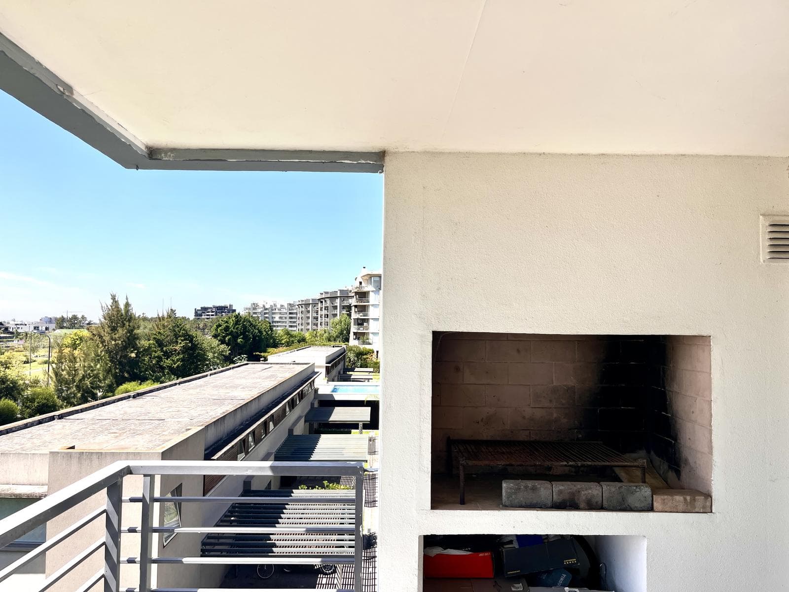 Ideal Investment Apartment - El Palmar - covered parking - pool - storage room and green views