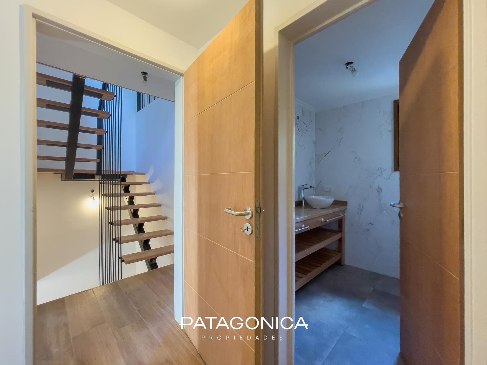 Brand-New Premium 6-Room Apartment with 1 Master Bedroom and a Lake View in Bahía Manzano, Villa La Angostura