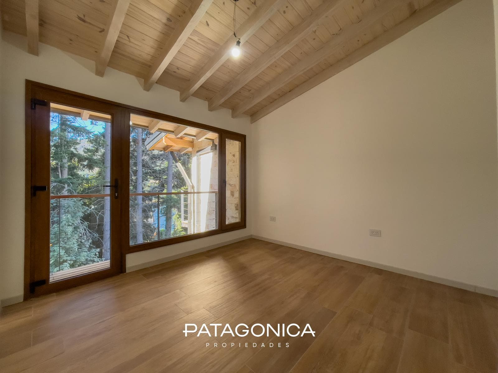 Brand-New Premium 6-Room Apartment with 1 Master Bedroom and a Lake View in Bahía Manzano, Villa La Angostura