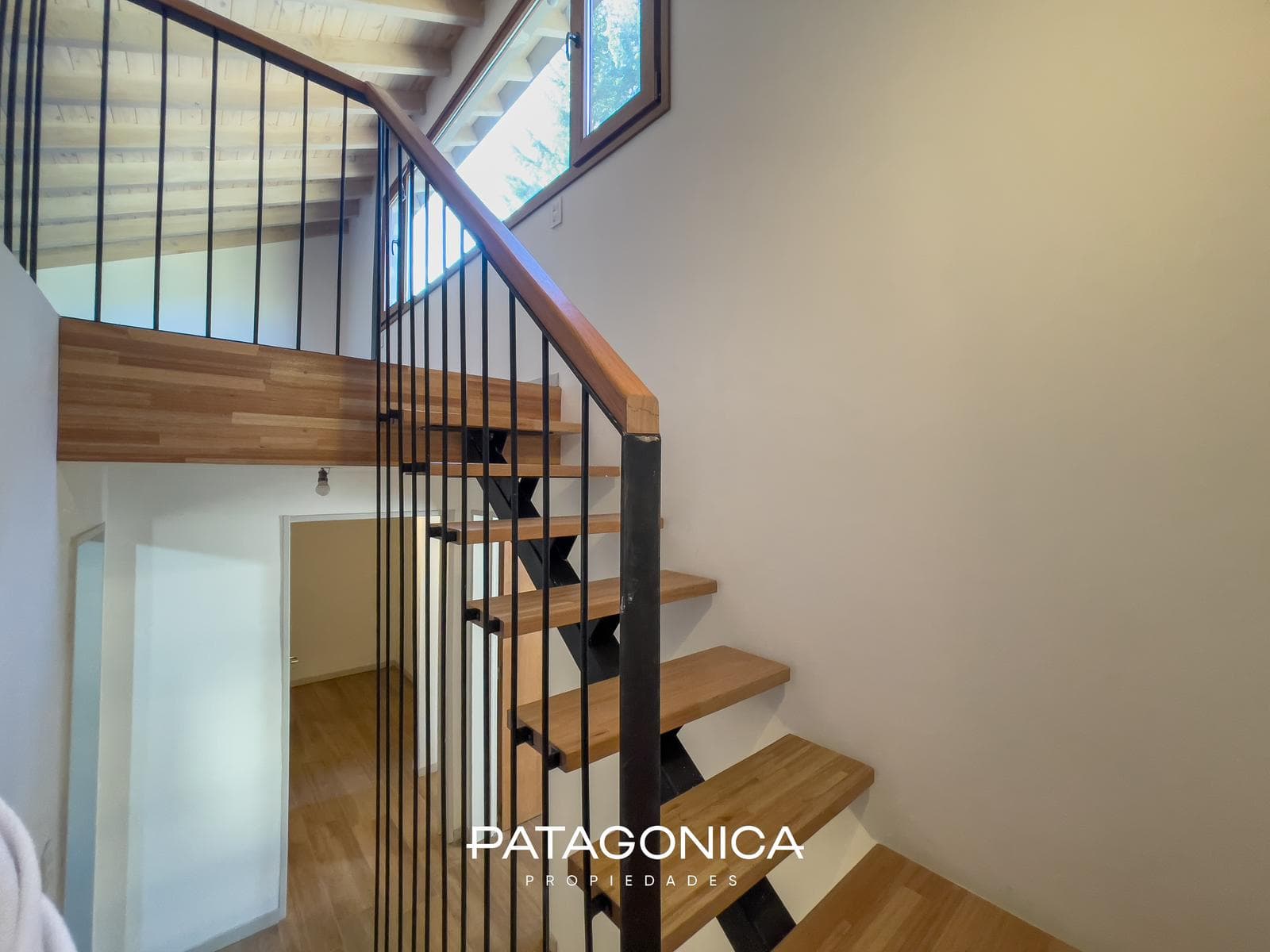 Brand-New Premium 6-Room Apartment with 1 Master Bedroom and a Lake View in Bahía Manzano, Villa La Angostura