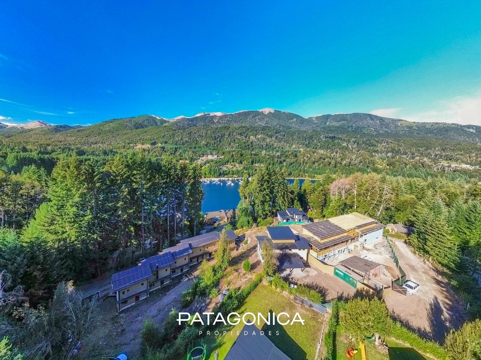 Brand-New Premium 6-Room Apartment with 1 Master Bedroom and a Lake View in Bahía Manzano, Villa La Angostura