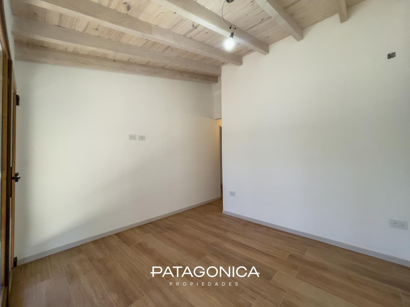 Brand-New Premium 6-Room Apartment with 1 Master Bedroom and a Lake View in Bahía Manzano, Villa La Angostura