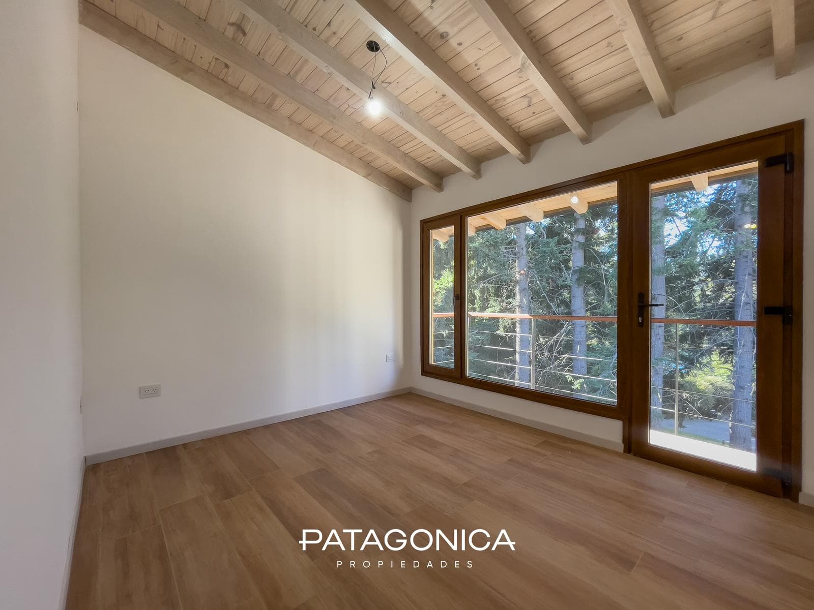 Brand-New Premium 6-Room Apartment with 1 Master Bedroom and a Lake View in Bahía Manzano, Villa La Angostura