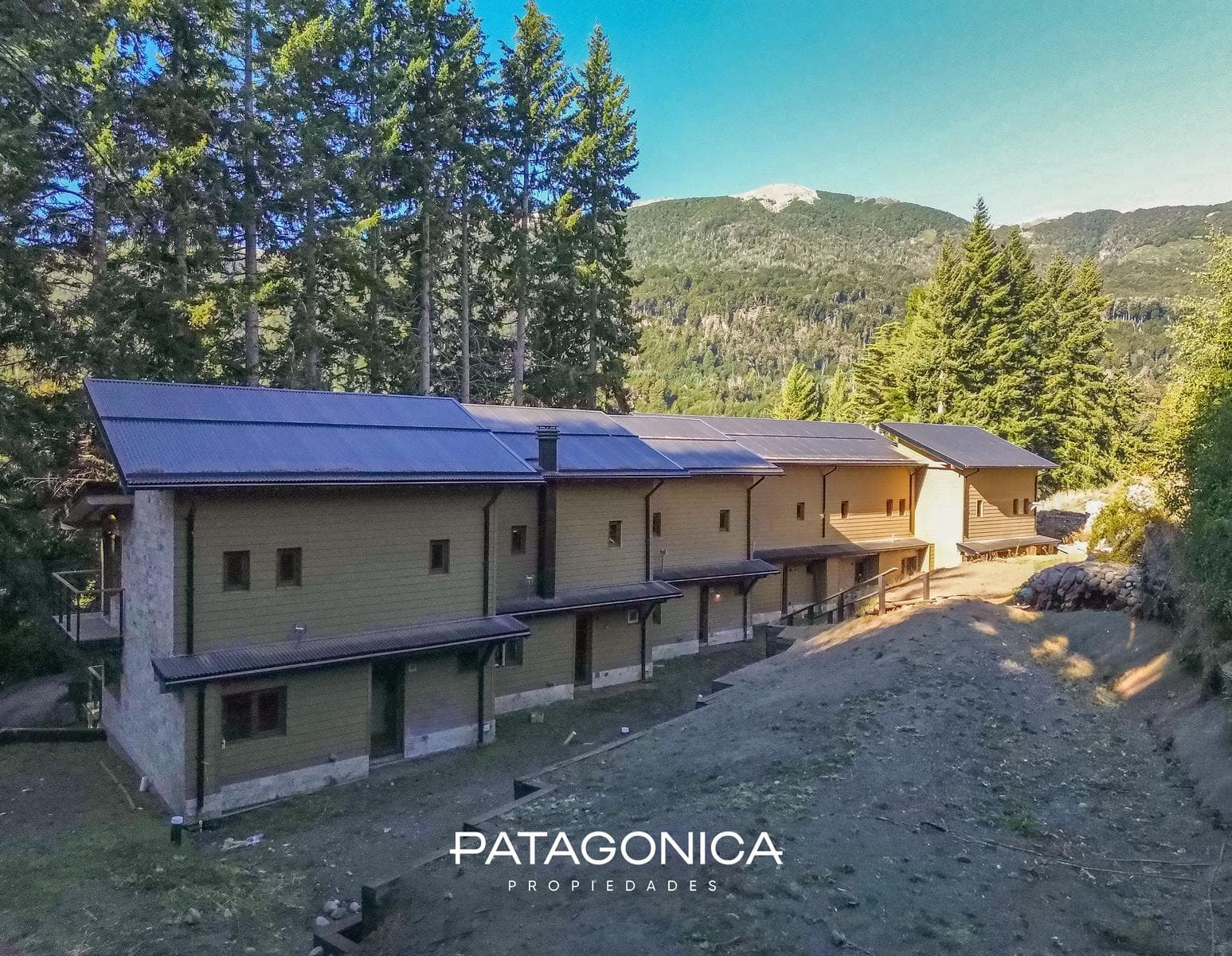 Brand-New Premium 6-Room Apartment with 1 Master Bedroom and a Lake View in Bahía Manzano, Villa La Angostura