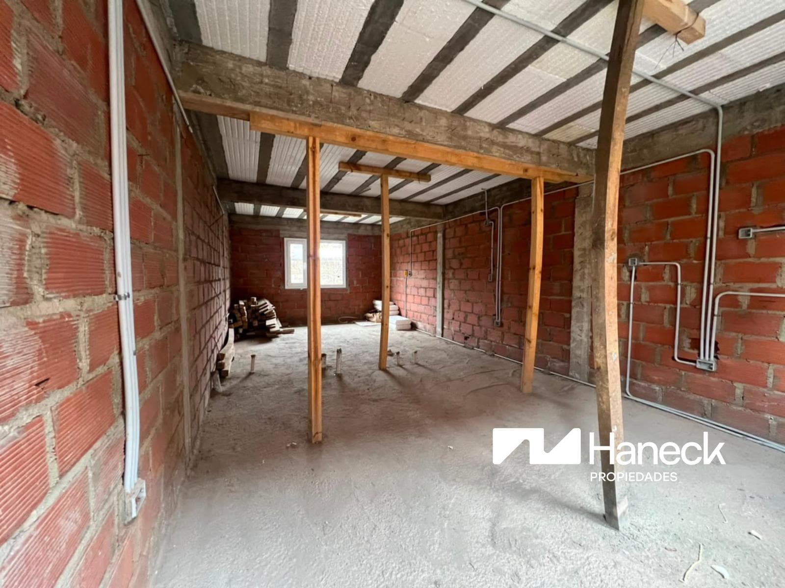 FOR SALE: 2-room apartment, ground floor, Bariloche