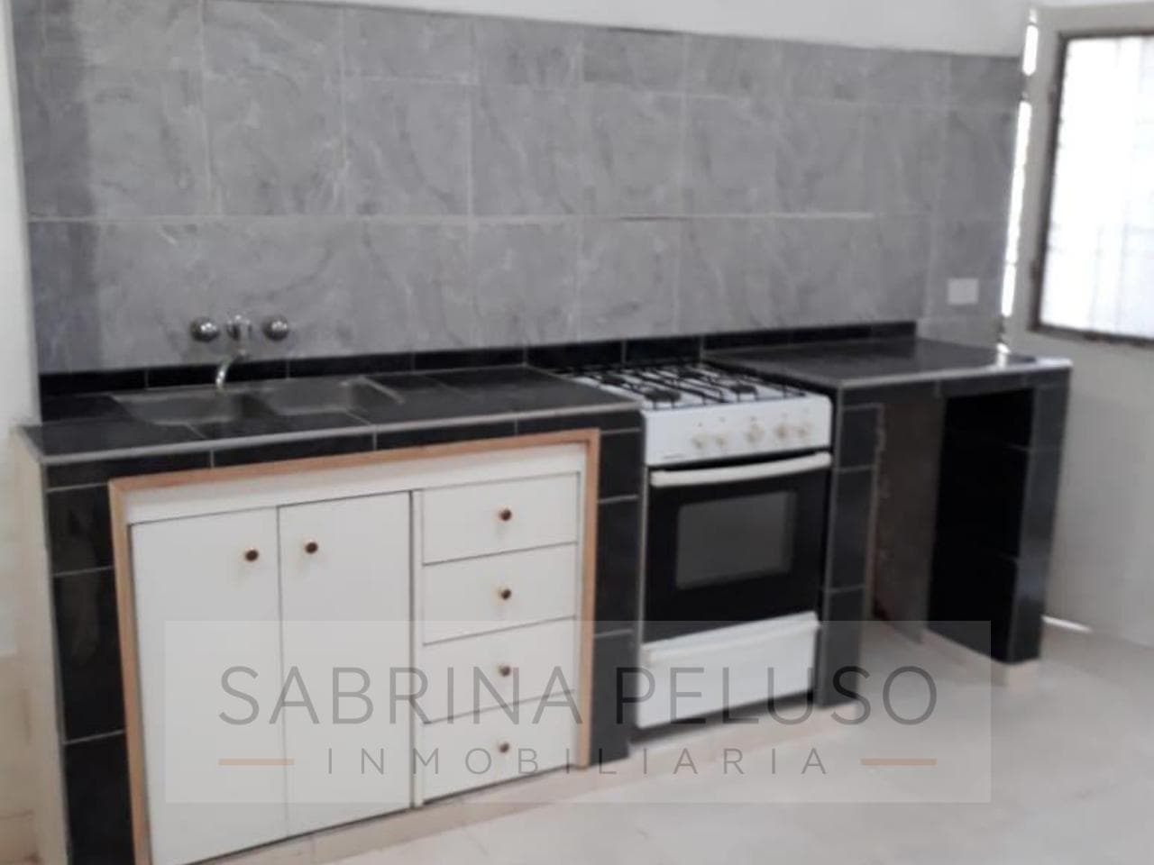 House with 2 Apartments for Sale in Moreno—Ideal Investment