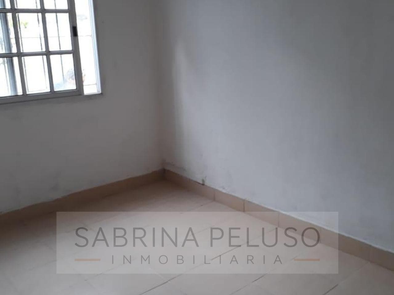 House with 2 Apartments for Sale in Moreno—Ideal Investment