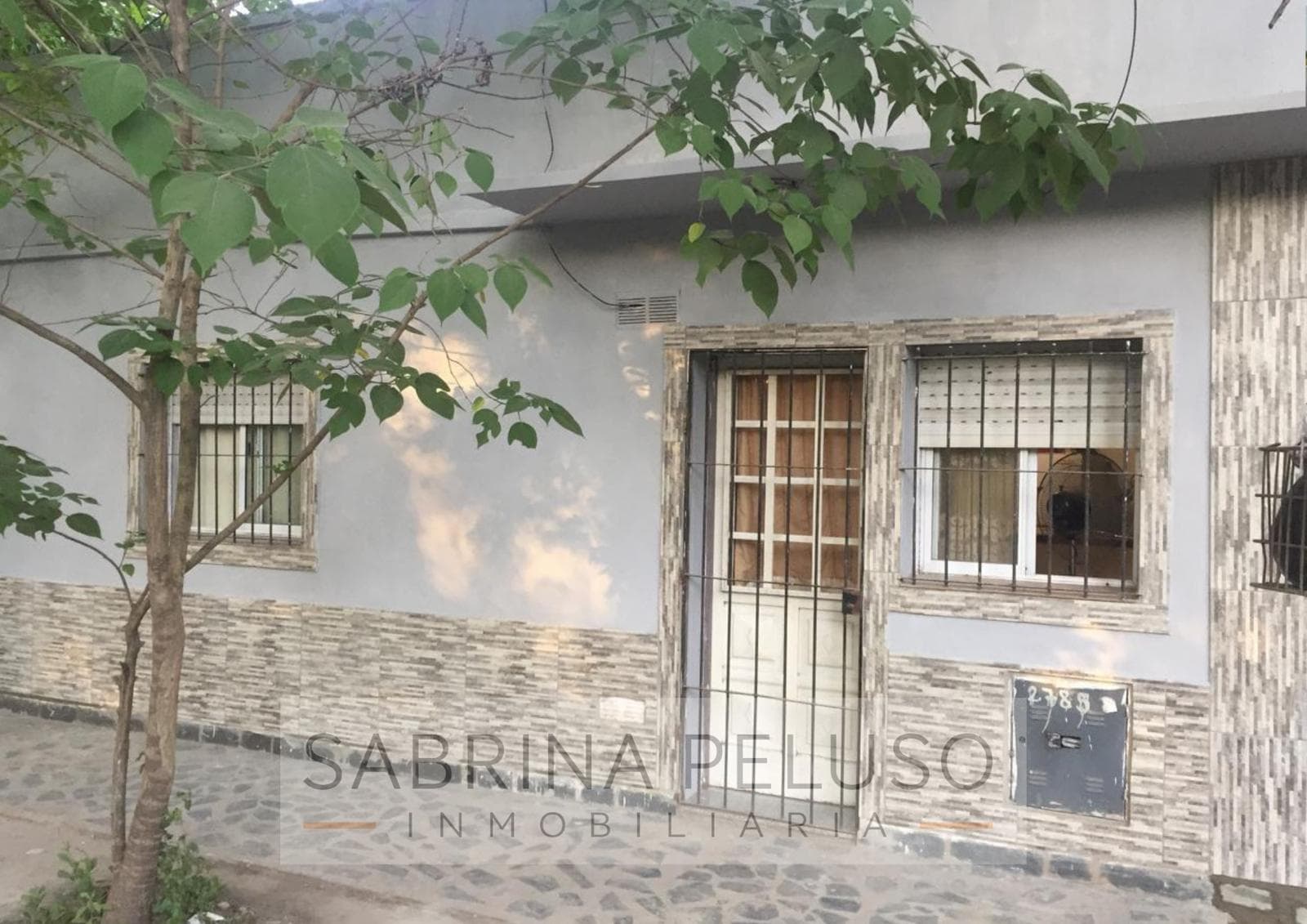 House with 2 Apartments for Sale in Moreno—Ideal Investment