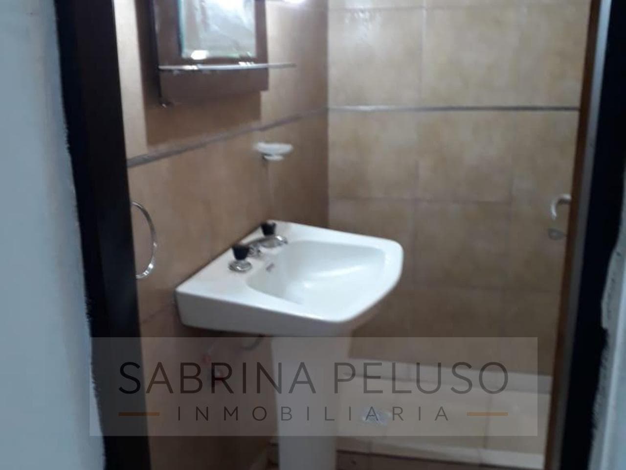 House with 2 Apartments for Sale in Moreno—Ideal Investment