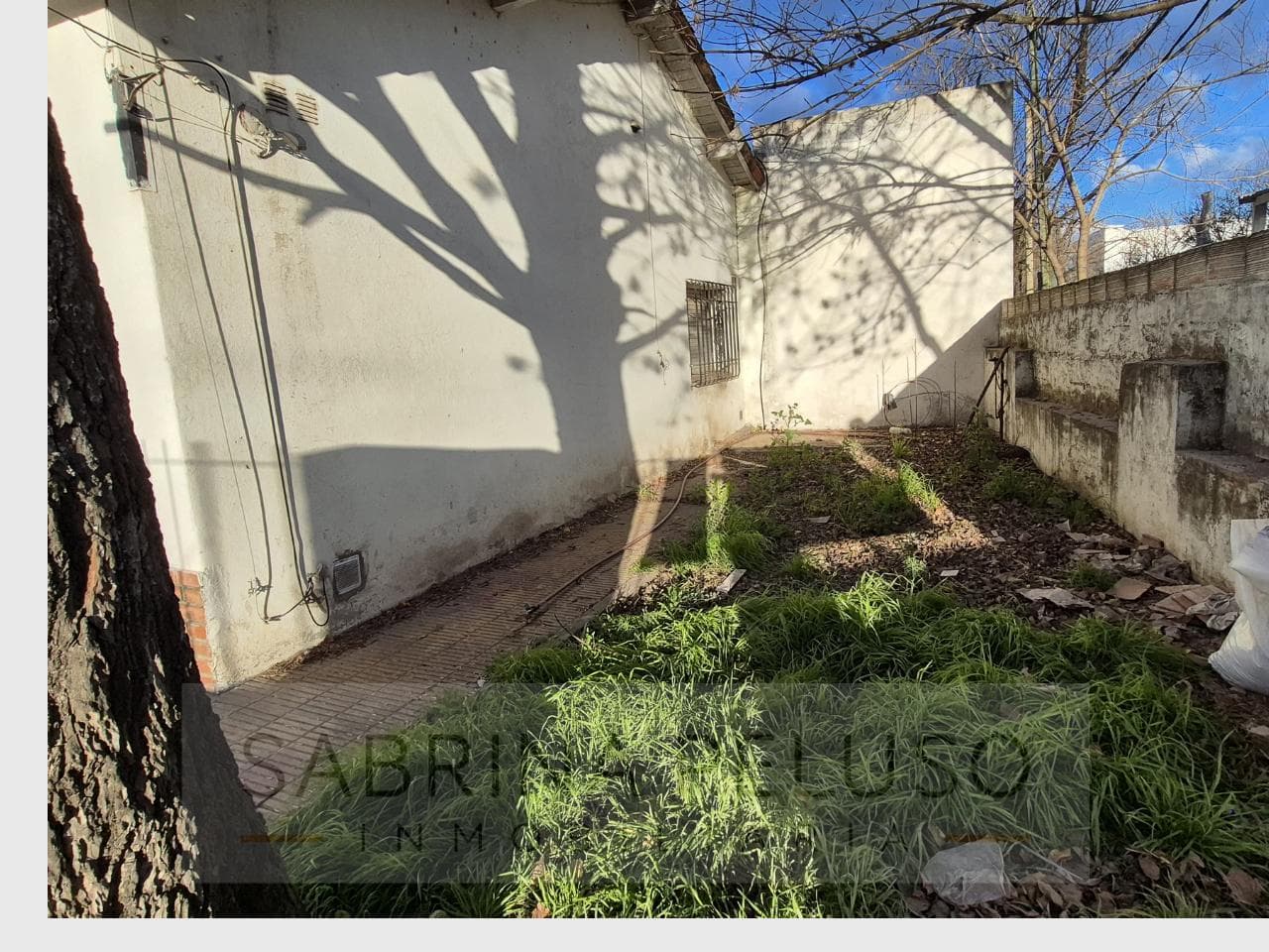 House with 2 Apartments for Sale in Moreno—Ideal Investment