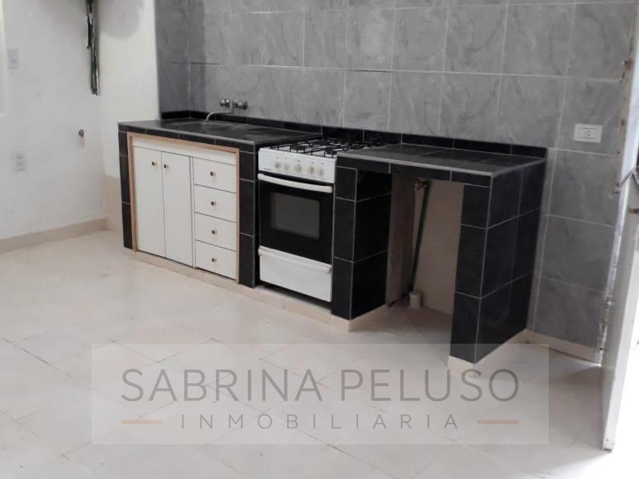 House with 2 Apartments for Sale in Moreno—Ideal Investment
