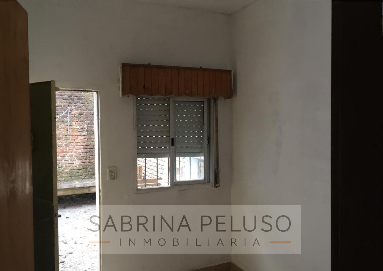 House with 2 Apartments for Sale in Moreno—Ideal Investment