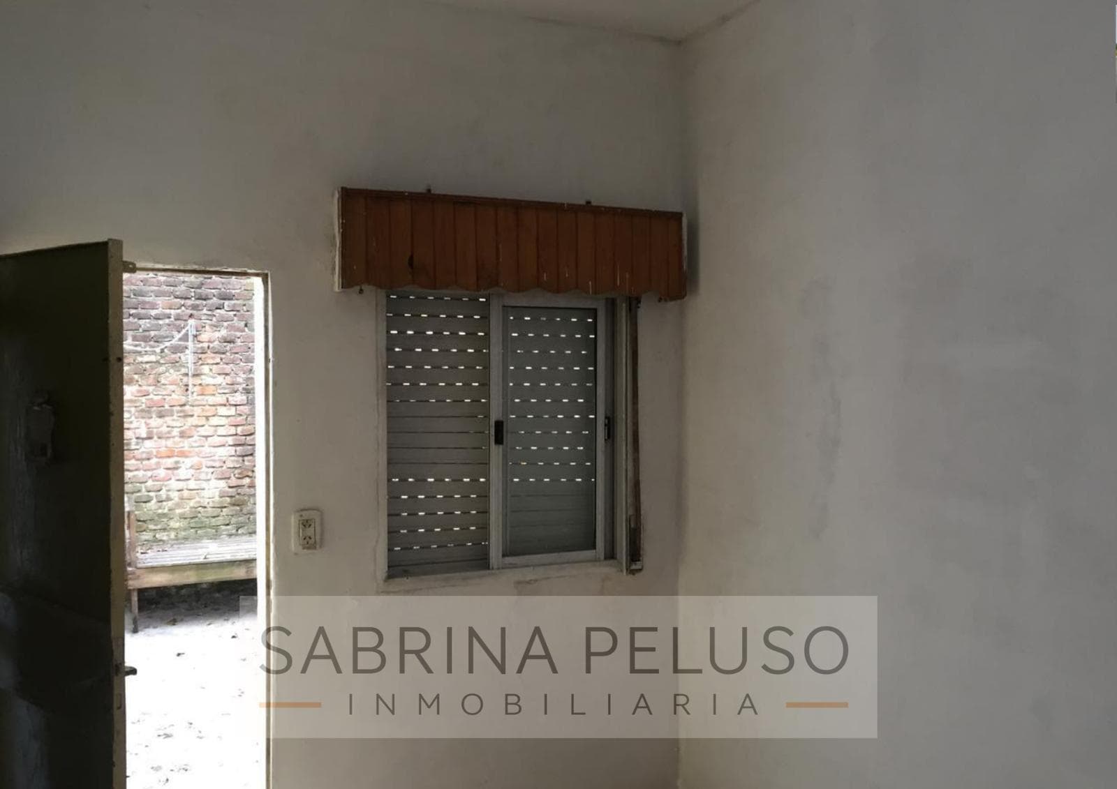 House with 2 Apartments for Sale in Moreno—Ideal Investment
