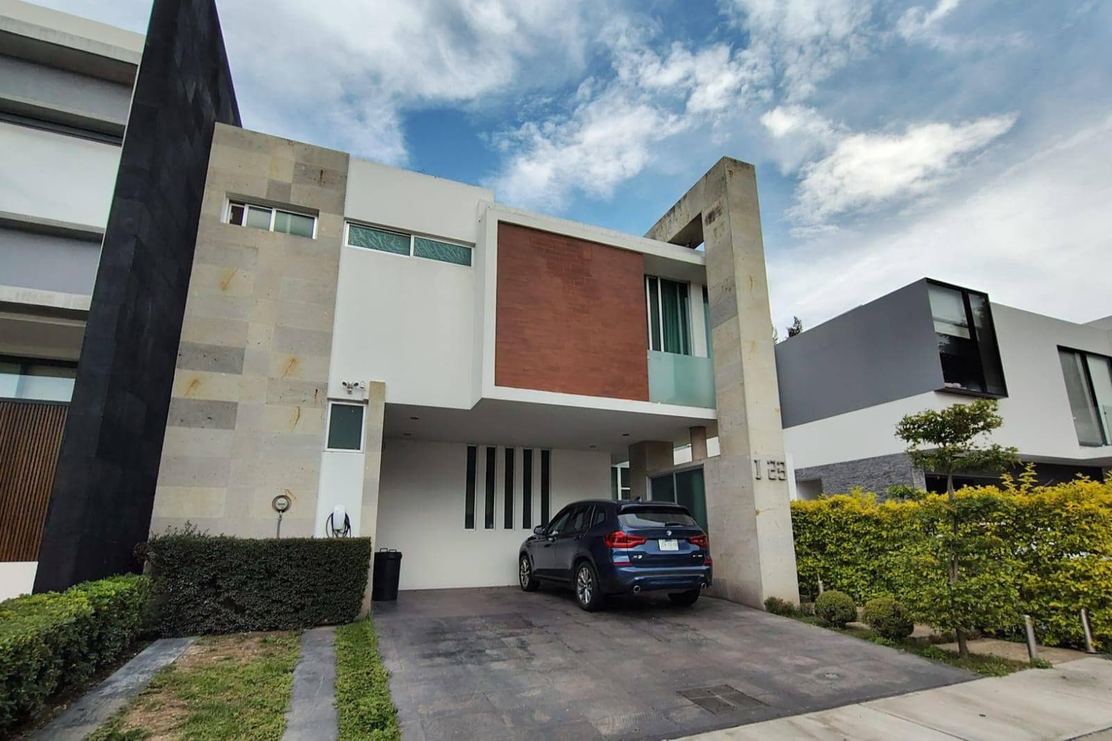 Los Olivos House