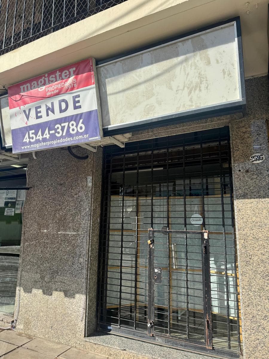 Commercial space at the corner of Mariano Acha and Monroe. Villa Urquiza.