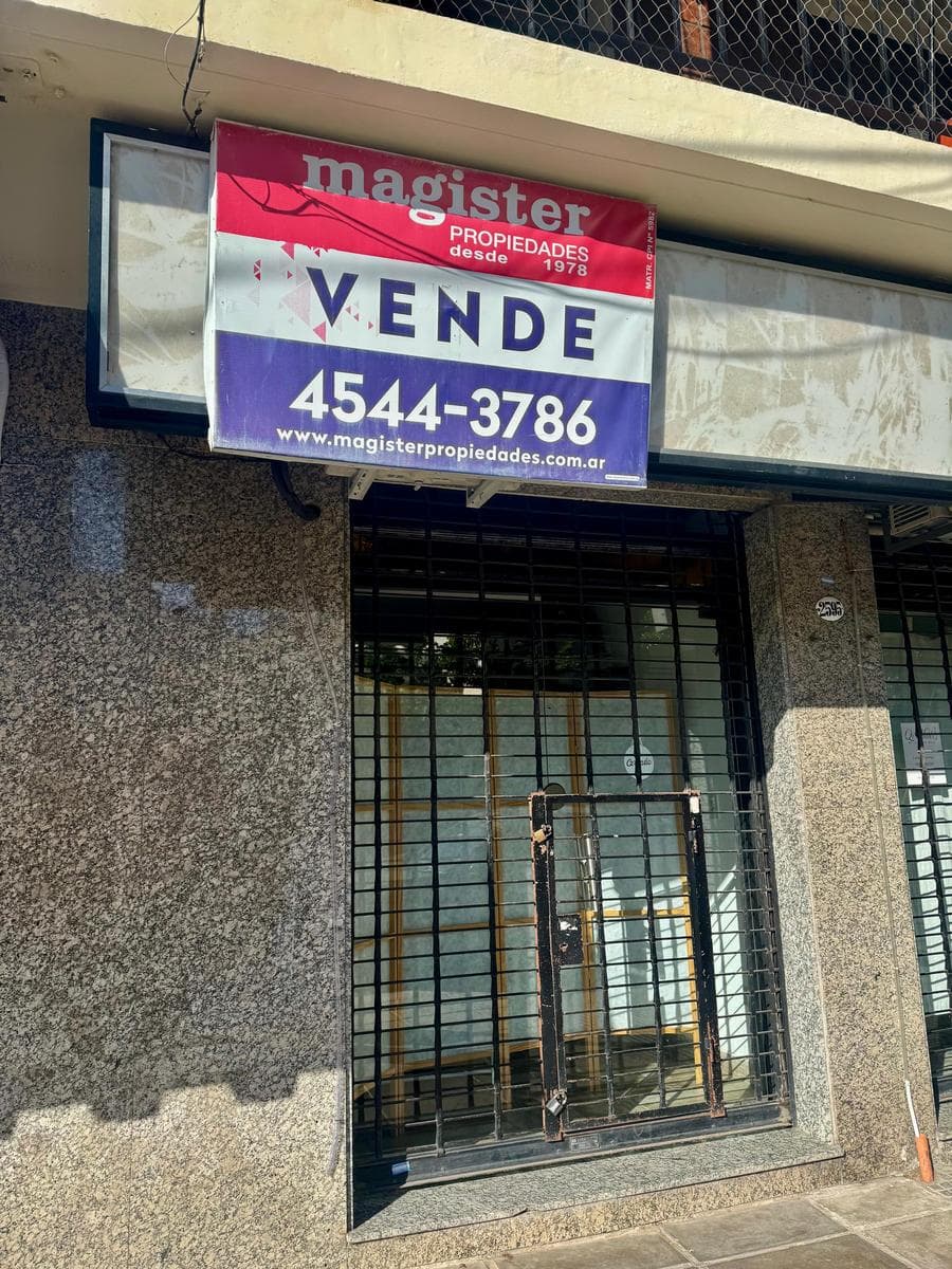 Commercial space at the corner of Mariano Acha and Monroe. Villa Urquiza.