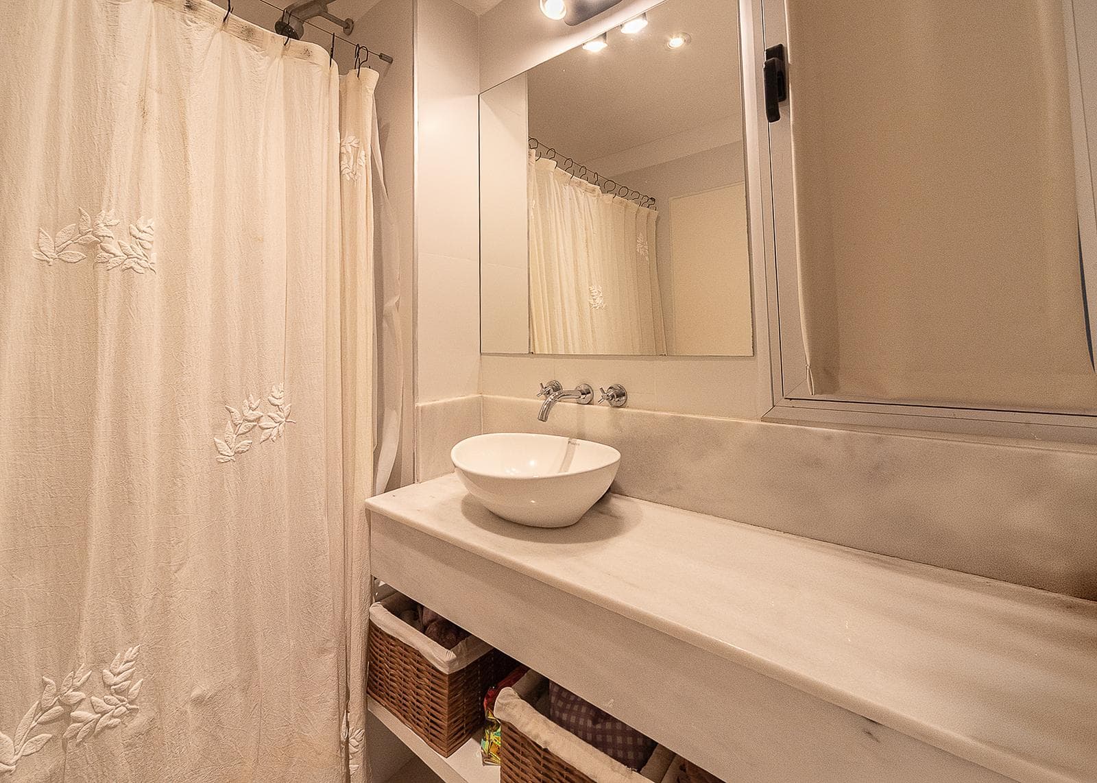 2-Bedroom Apartment for Sale on the Ground Floor with Garden and Grill; 2 Parking Spaces (Currently Rented) in Las Piedras – Nordelta