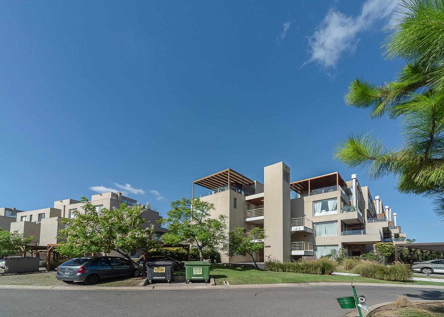 2-Bedroom Apartment for Sale on the Ground Floor with Garden and Grill; 2 Parking Spaces (Currently Rented) in Las Piedras – Nordelta