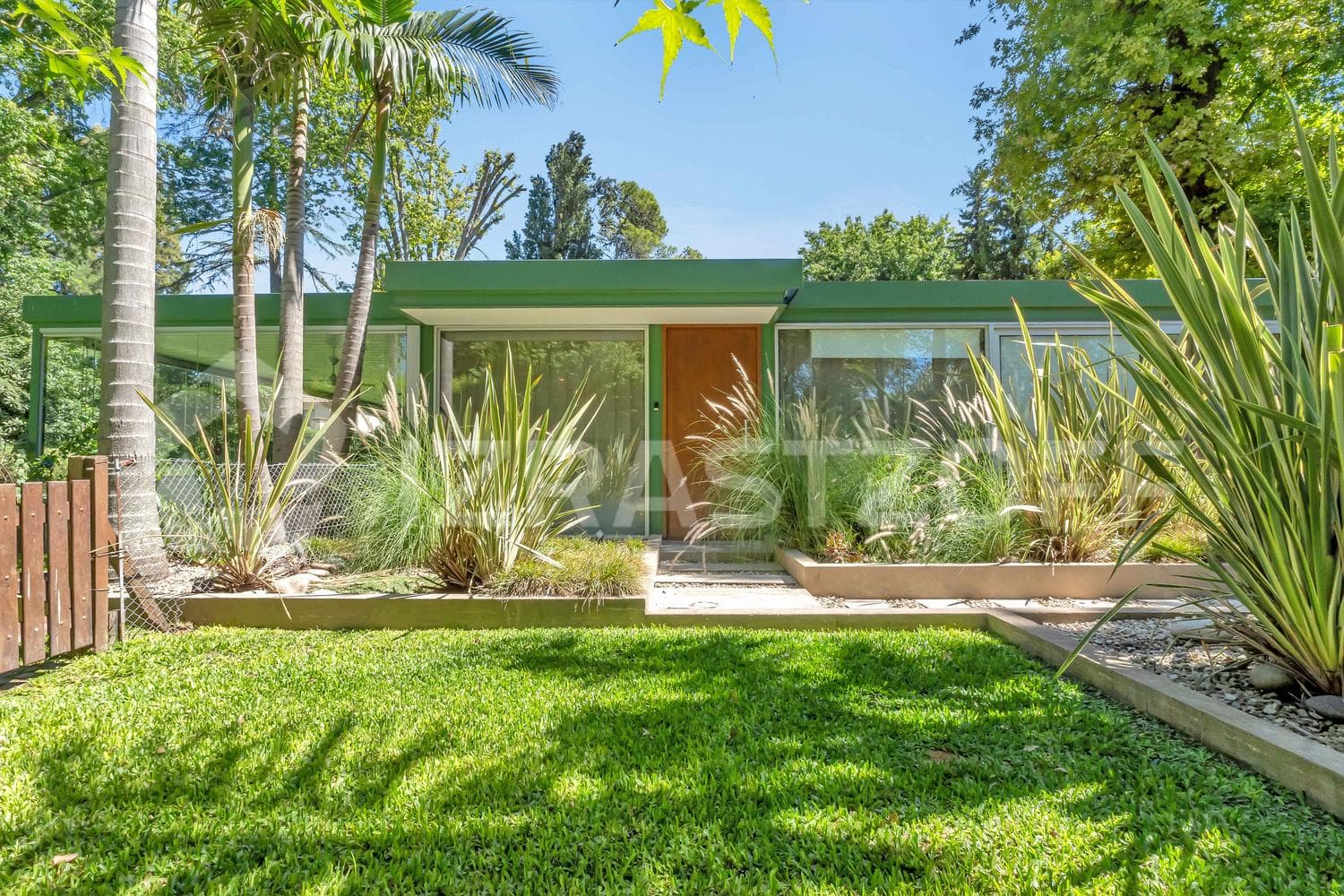 House for Sale in Highland Park, 4 Rooms