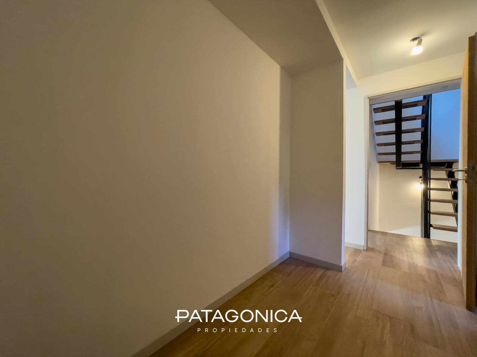 Brand-New Premium Apartment with 6 Rooms (4 with en suite bathrooms) and a Lake View in Bahía Manzano, Villa La Angostura