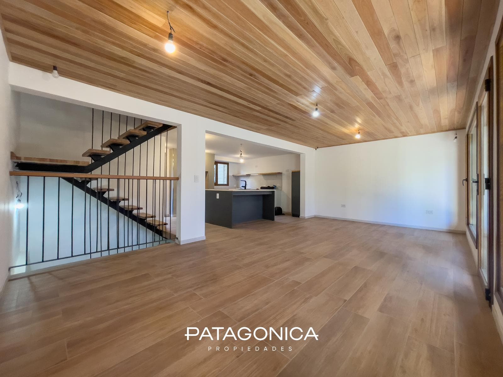 Brand-New Premium Apartment with 6 Rooms (4 with en suite bathrooms) and a Lake View in Bahía Manzano, Villa La Angostura