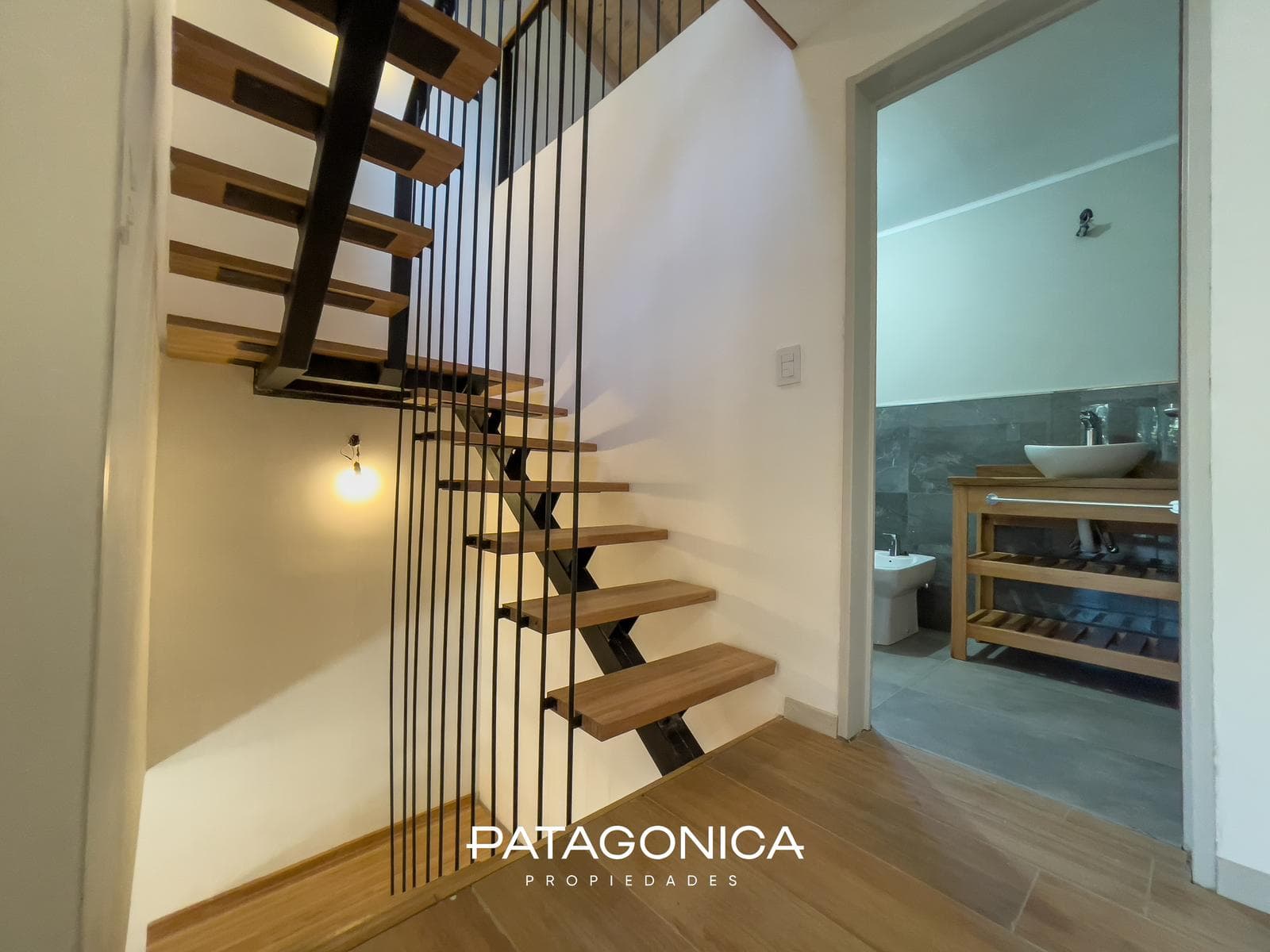 Brand-New Premium 6-Room Apartment with 3 Bedrooms and a Lake View in Bahía Manzano, Villa La Angostura