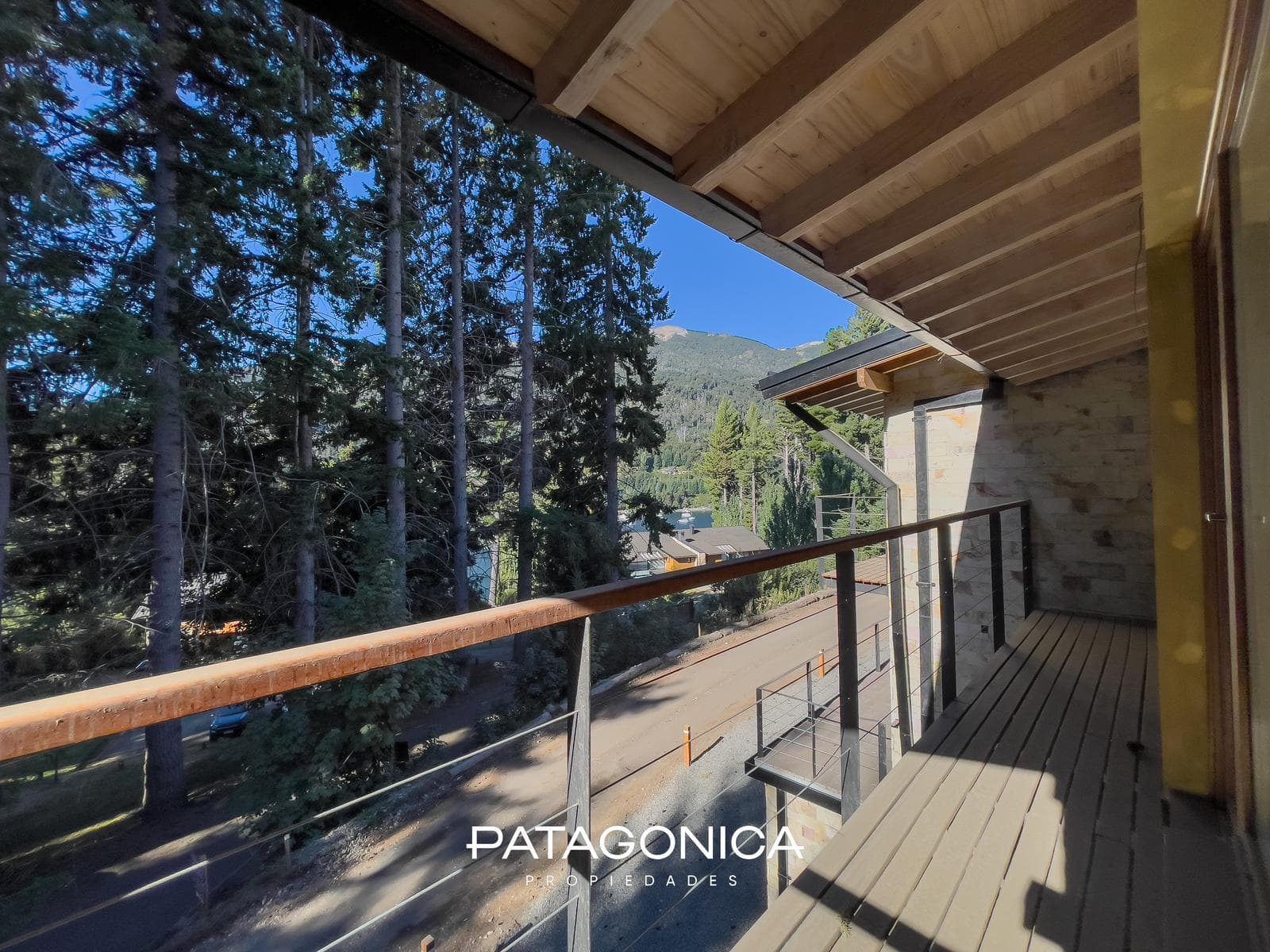 Brand-New Premium 6-Room Apartment with 3 Bedrooms and a Lake View in Bahía Manzano, Villa La Angostura