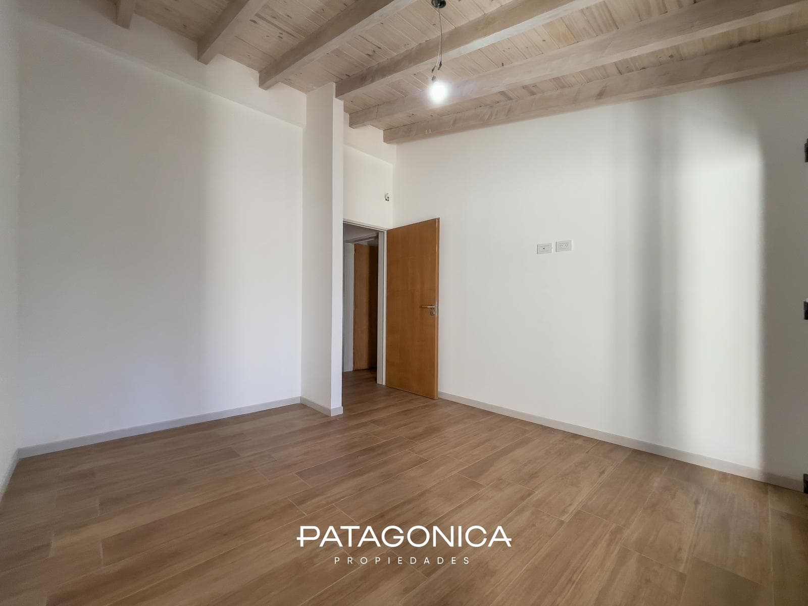 Brand-New Premium 6-Room Apartment with 3 Bedrooms and a Lake View in Bahía Manzano, Villa La Angostura