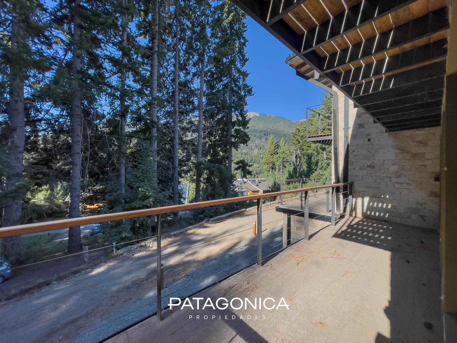 Brand-New Premium 6-Room Apartment with 3 Bedrooms and a Lake View in Bahía Manzano, Villa La Angostura
