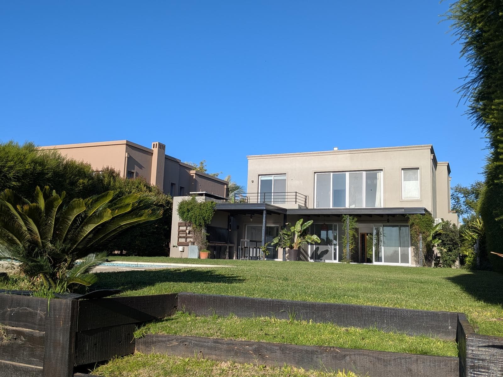 House for SALE, 6 rooms, overlooking the lagoon, in Talar Del Lago II, Pacheco, Tig