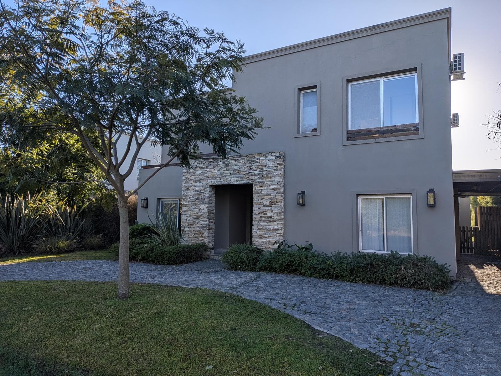 House for SALE, 6 rooms, overlooking the lagoon, in Talar Del Lago II, Pacheco, Tig