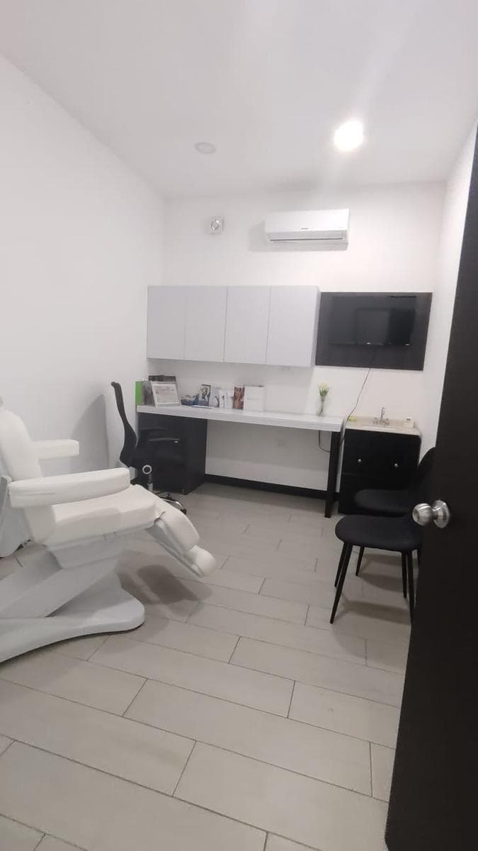 COMMERCIAL SPACE FOR RENT IN REAL DE CUMBRES