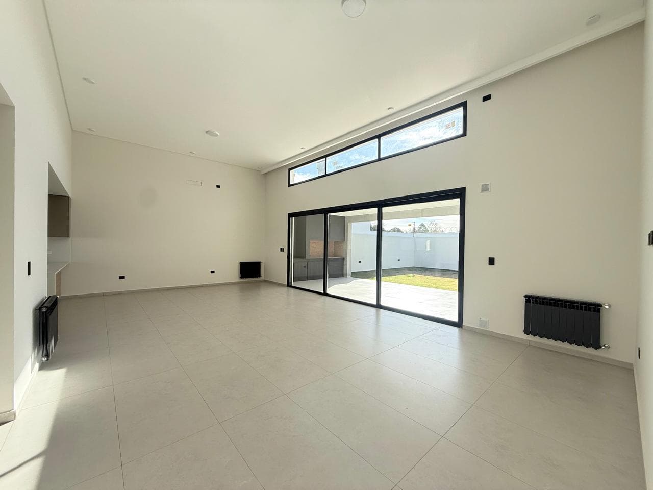 Single-Story, 3-Bedroom House for Sale. Greenville 2