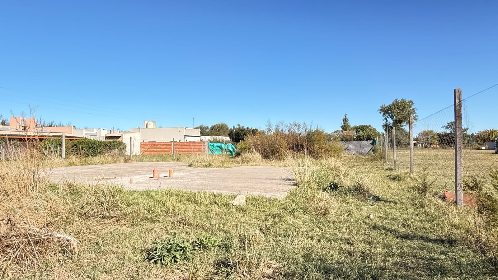 Located in a rapidly growing area, this lot represents an ideal opportunity both to build your own home and to make a forward-thinking investment.