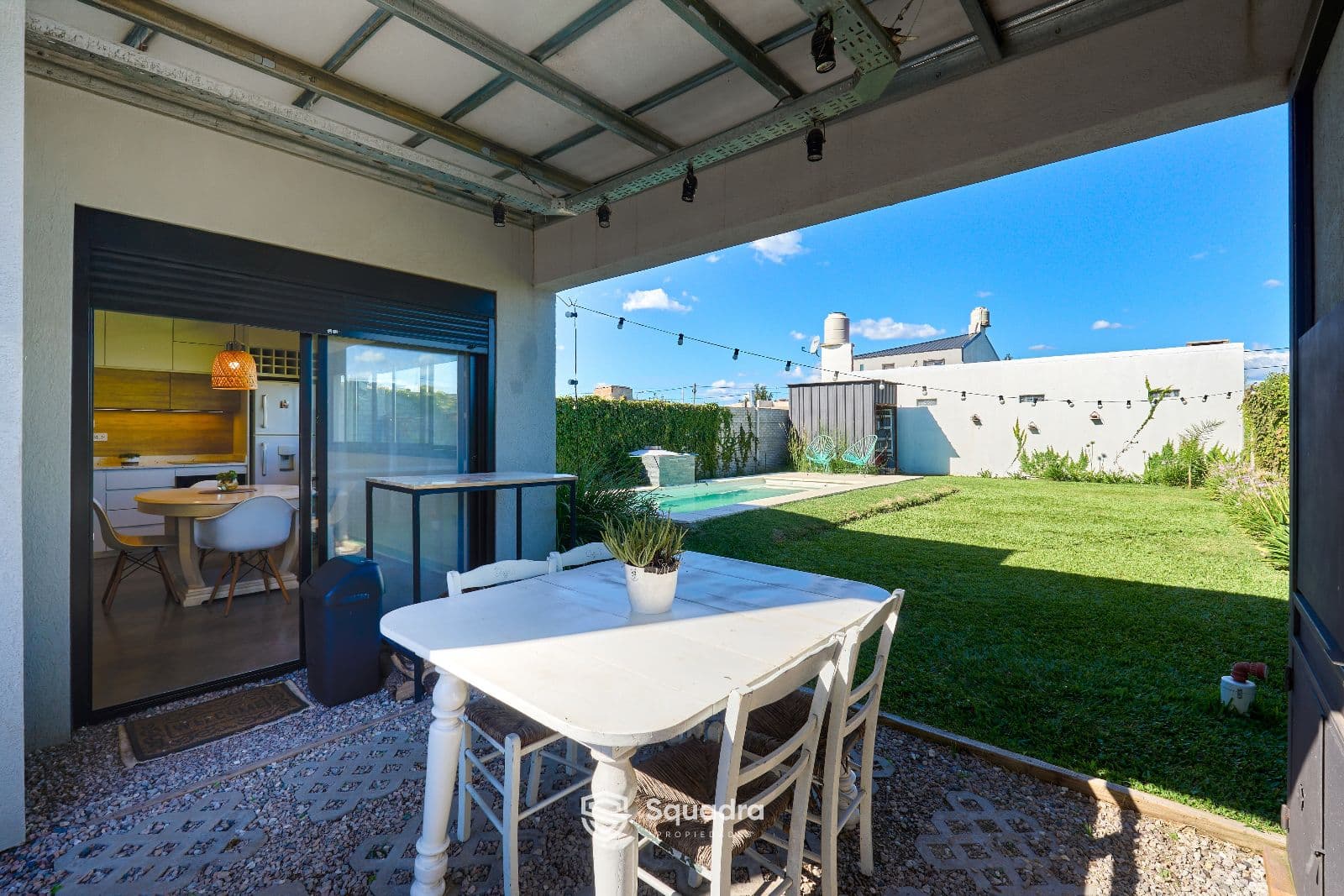 FOR SALE - 2-bedroom house with pool, porch, and garden - Altos de Piñero. MORTGAGE ELIGIBLE.