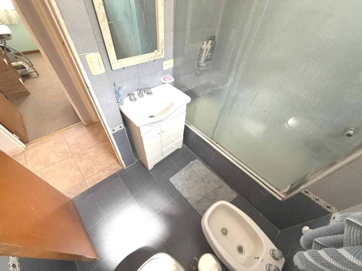 4-room apartment with balcony and garage in Villa Ballester; upper floor; low maintenance fees
